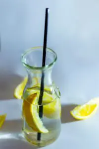 Ist Zitronenwasser gesund?