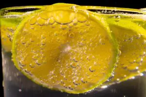 Ist Zitronenwasser gesund?